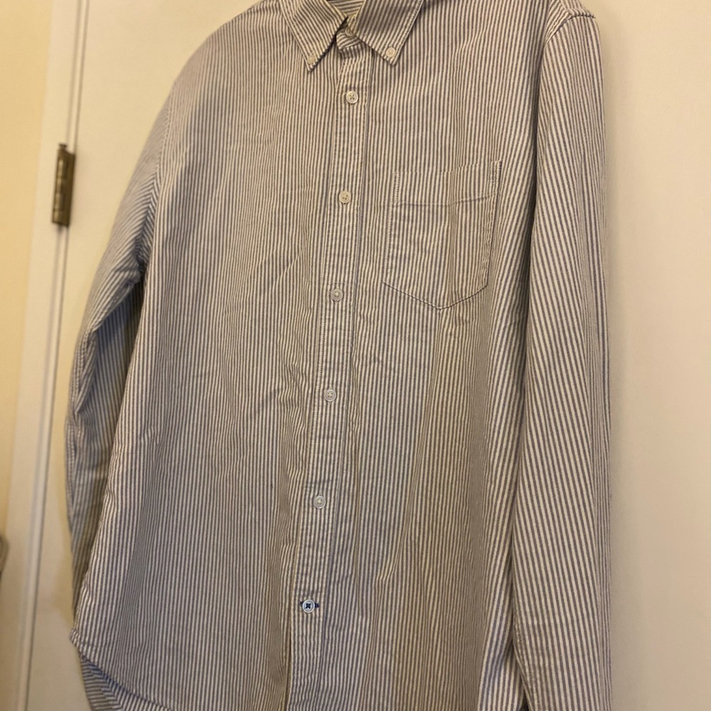 GAP Men's Black and White Striped Button Down Shirt